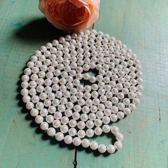 Stunning 72" Flapper - 6' Lustrous White Knotted Glass Pearls Necklace - Bridal - Picture 1 of 7